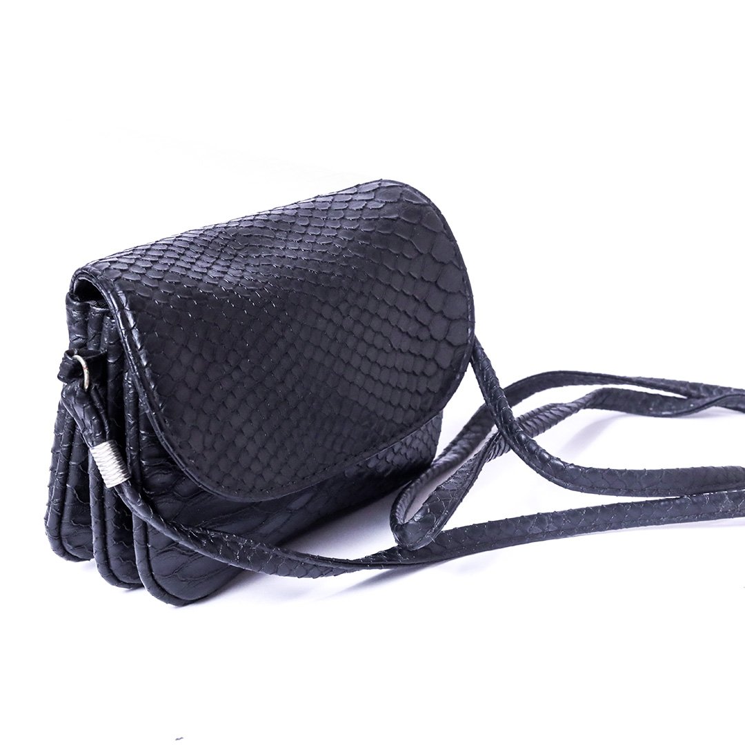 Black Snake-Pattern Crossbody Bag - Image 2